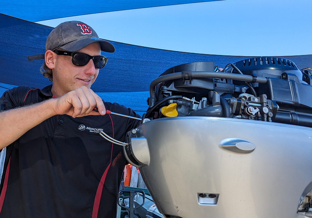 Outboard service and repair